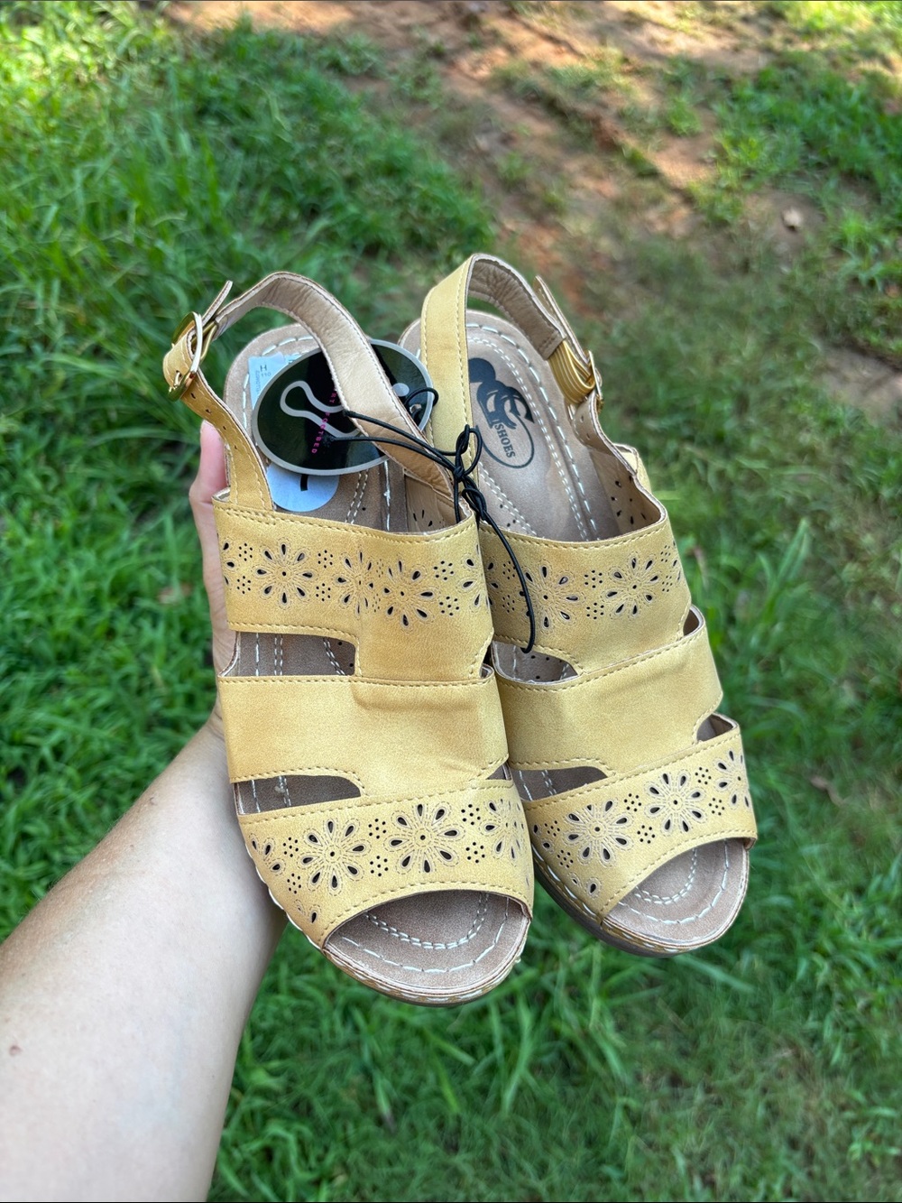 Women's Yellow Floral Cutout Slingback Heels with Block Heel - Picture 11 of 15